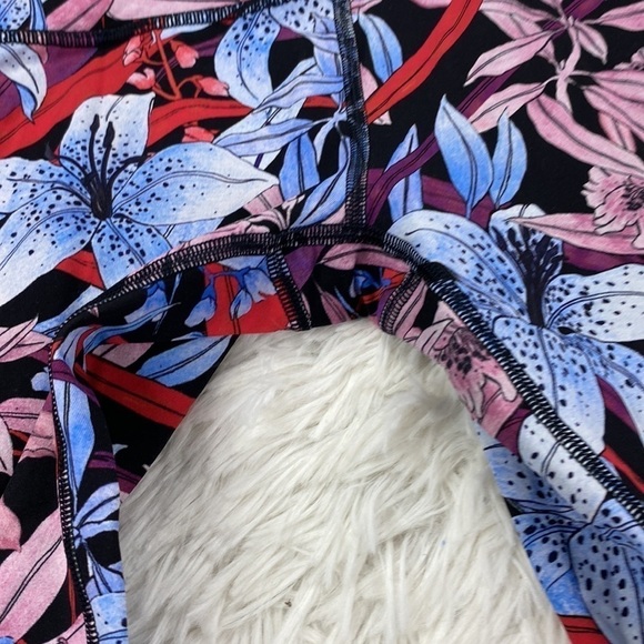 Lululemon Train Times 7/8 Pant *25" Lush Lillies Multi - Picture 3 of 6